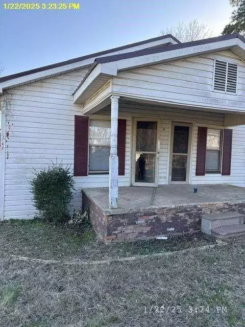 611 Houston St #A, Atlanta, TX 75551