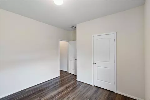 Bedroom - 426 Kickapoo Dr, Anahuac, TX 77514 photo 7 of 7
