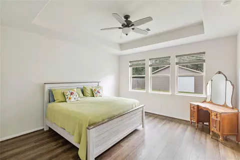 Bedroom - 426 Kickapoo Dr, Anahuac, TX 77514 photo 1 of 7