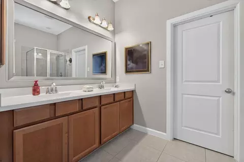 Bath - 31578 Ember Trail Ln, Spring, TX 77386 photo 2 of 5