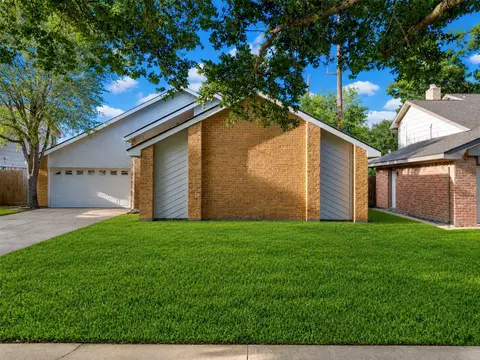 3035 Pecan Point Dr, Sugar Land, TX 77479