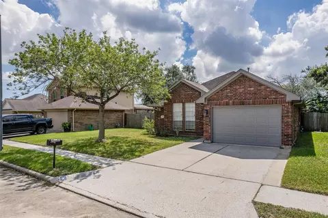 4802 Black Stone St, Baytown, TX 77521