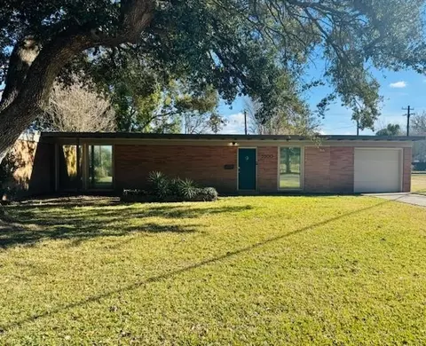 3500 Doris St, Bay City, TX 77414