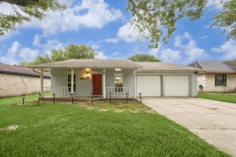 2907 Arkansas Ave, Dickinson, TX 77539