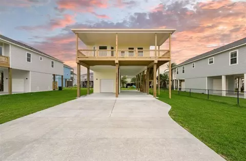 22805 Miramar Cir, Galveston, TX 77554