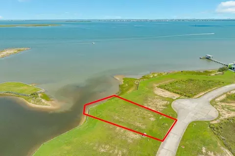 1506 Bay Pointe Dr, Galveston, TX 77554
