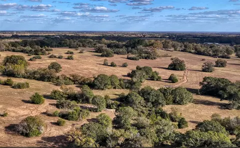 6 Creekview Trl, Brenham, TX 77833