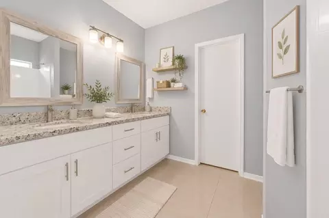 Bath - 19510 Harvest Stream Way, Houston, TX 77084 photo 2 of 6