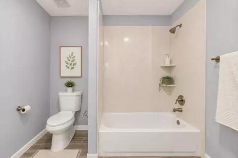 Bath - 19510 Harvest Stream Way, Houston, TX 77084 photo 6 of 6