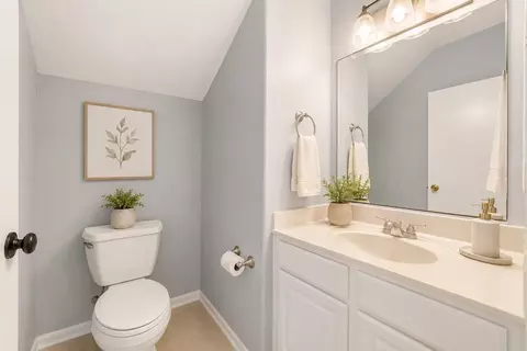 Bath - 19510 Harvest Stream Way, Houston, TX 77084 photo 3 of 6