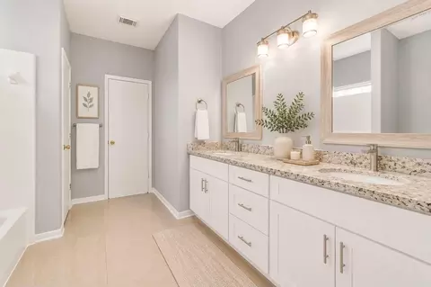 Bath - 19510 Harvest Stream Way, Houston, TX 77084 photo 1 of 6