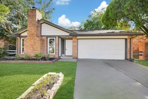 1910 Brushy Creek Dr, Sugar Land, TX 77478