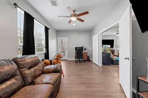 Entry Way - 979 Crossing Dr, Bryan, TX 77803 photo 2 of 5