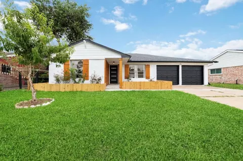 12339 Huntington Field Dr, Houston, TX 77099