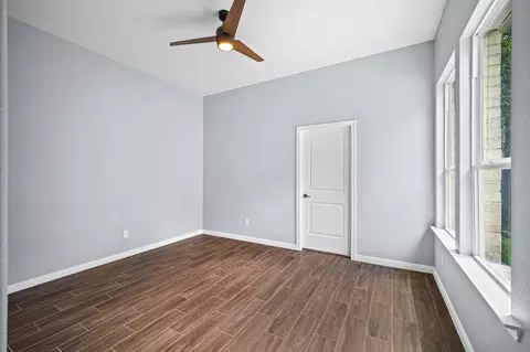 Bedroom - 7 Pilot Pt, Conroe, TX 77304 photo 4 of 8