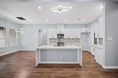 Kitchen - 7 Pilot Pt, Conroe, TX 77304 photo 1 of 3