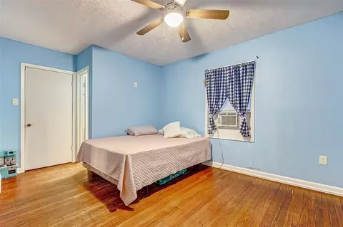 Bedroom - 913 Maple Ave, Pasadena, TX 77506 photo 1 of 6