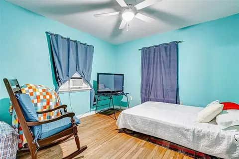 Bedroom - 913 Maple Ave, Pasadena, TX 77506 photo 5 of 6