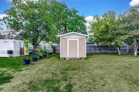 Exterior - 913 Maple Ave, Pasadena, TX 77506 photo 5 of 6