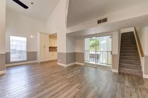 9809 Richmond Ave #D5, Houston, TX 77042