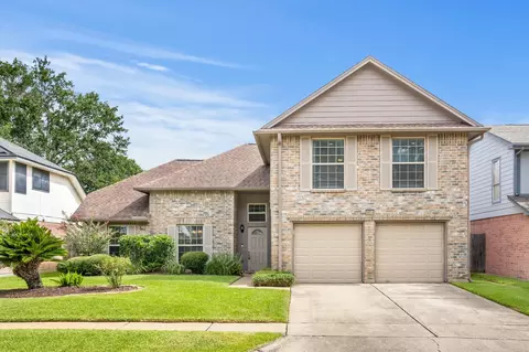 9854 Meadow Bend Ln, Houston, TX 77065