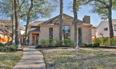 6903 Ashmore Dr, Houston, TX 77069