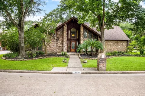 6919 Fawncliff Dr, Houston, TX 77069