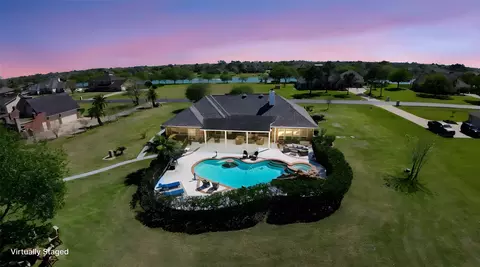 143 Lago Circle Dr N, Santa Fe, TX 77517