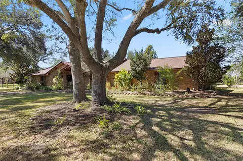 4114 Horseshoe Dr, Pleak, TX 77461