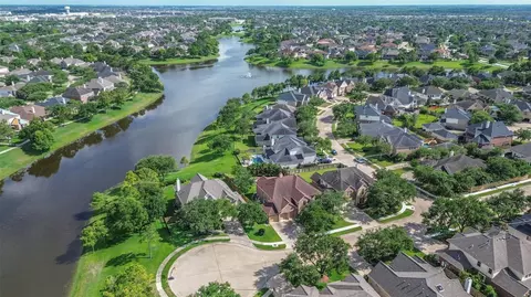 12206 Bell Creek Dr, Pearland, TX 77584