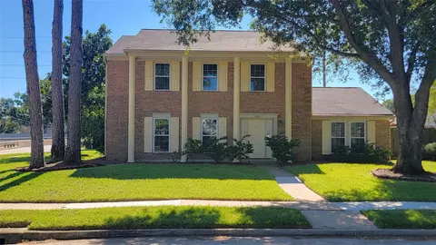 16003 Pinyon Creek Dr, Houston, TX 77095
