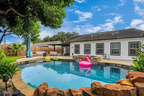 9606 Beverlyhill St, Houston, TX 77063