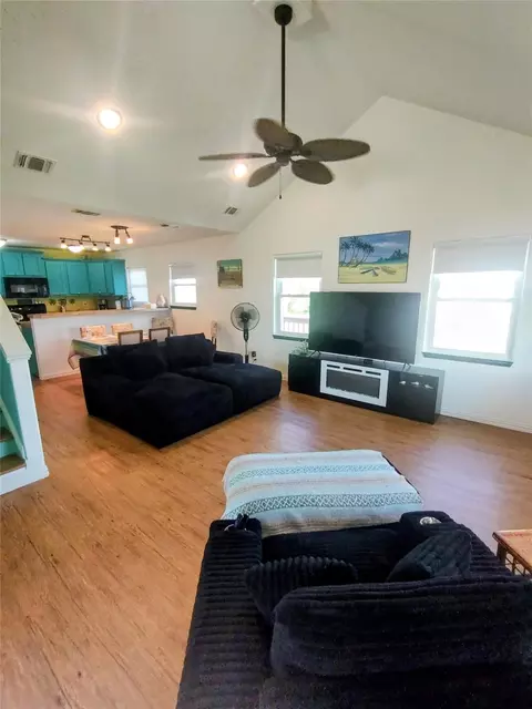 1998 Avenue B, Crystal Beach, TX 77650