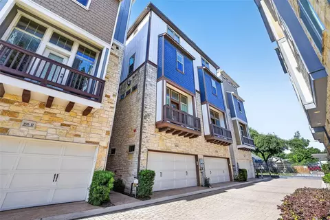 816 Yale St #C, Houston, TX 77007