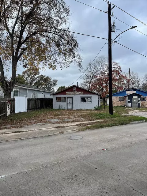 7413 W Montgomery Rd, Houston, TX 77091