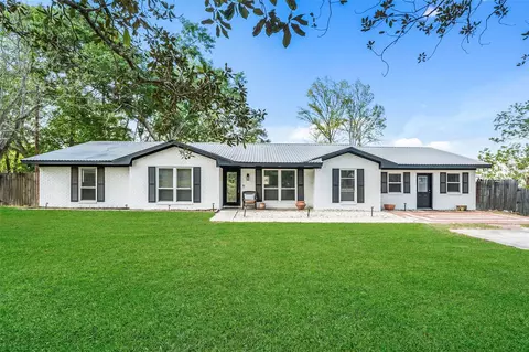 7457 County Line Rd, Willis, TX 77378