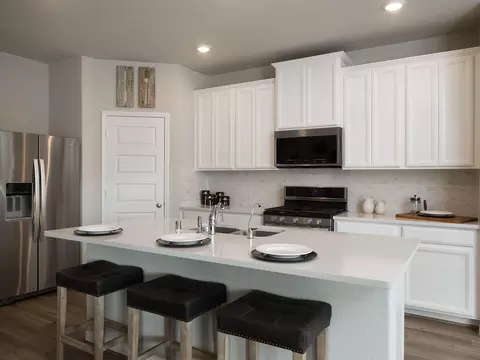 8323 Rio Spring Dr, Baytown, TX 77523