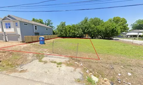 2021 Harlem St, Houston, TX 77020