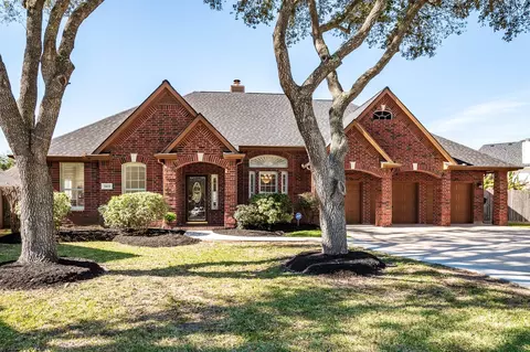 7402 Shady Arbour Ct, Pasadena, TX 77505