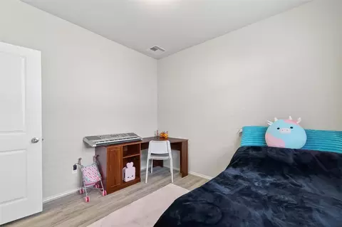 Bedroom - 2739 Meadow View Ln, Conroe, TX 77385 photo 13 of 13