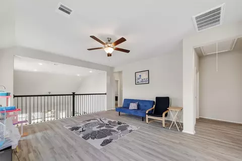 Entry Way - 2739 Meadow View Ln, Conroe, TX 77385 photo 6 of 8