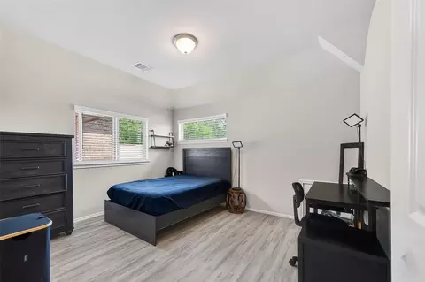 Bedroom - 2739 Meadow View Ln, Conroe, TX 77385 photo 6 of 13