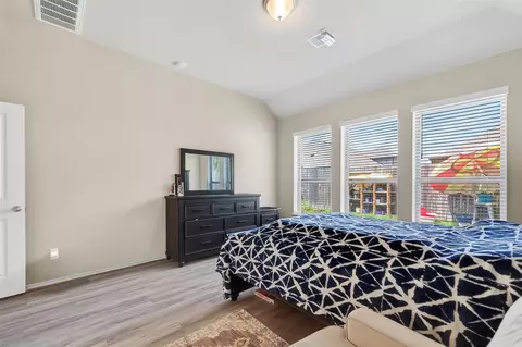 Bedroom - 2739 Meadow View Ln, Conroe, TX 77385 photo 11 of 13