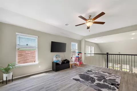 Entry Way - 2739 Meadow View Ln, Conroe, TX 77385 photo 7 of 8