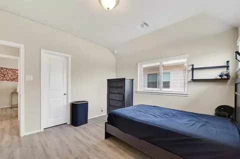 Bedroom - 2739 Meadow View Ln, Conroe, TX 77385 photo 7 of 13