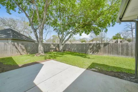 2126 Windmill Dr, Richmond, TX 77406