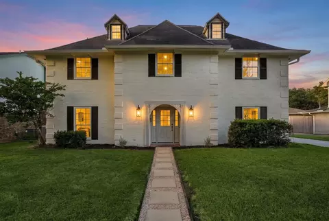 5030 Bayou Vista Dr, Houston, TX 77091