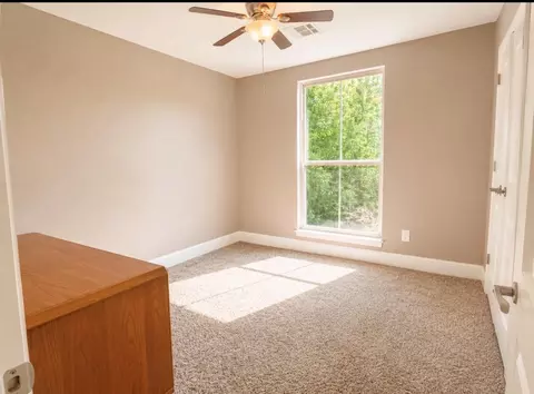 Bedroom - 422 Pine Harbor Dr, Onalaska, TX 77360 photo 2 of 2