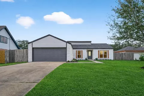 13110 Naples Ln, Stafford, TX 77477