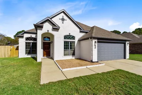 12126 Walden Rd, Montgomery, TX 77356